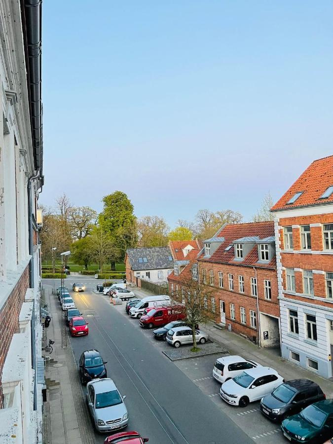 Scandinavian Apartment Hotel - Lunden 1 - Central 3 Bedroom Apartment On Two Floors Horsens Dış mekan fotoğraf